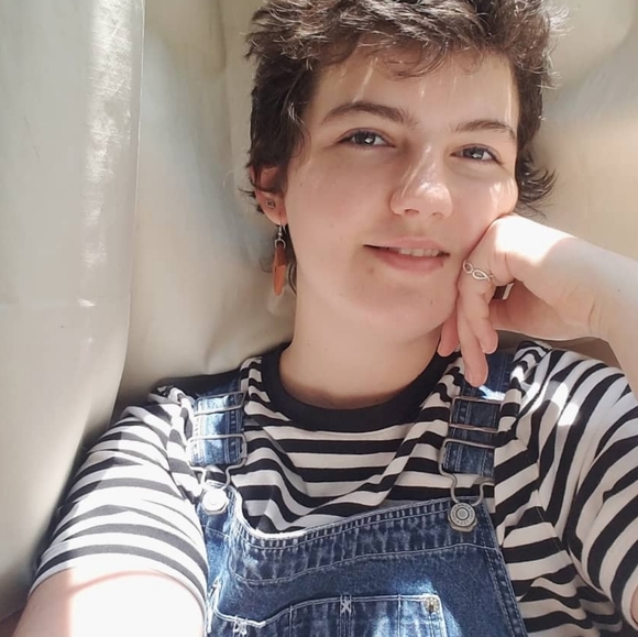 Meet your Posher, Joshua - Picture 1 of 2